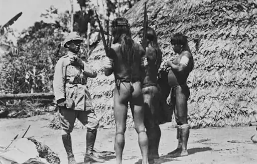 Rondon dialogando com indígenas