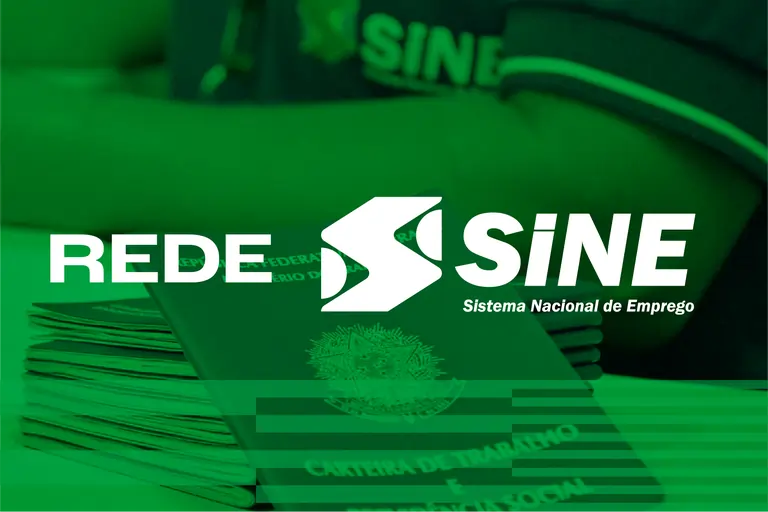 Imagem verde, ao fundo um braço e a capa da carteira de trabalho, e em destaque escrito na cor branca "Rede SINE"